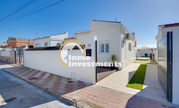 Reventa - Chalet independiente - Torrevieja - San Luis