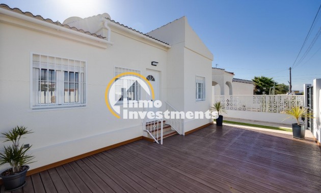 Reventa - Chalet independiente - Torrevieja - San Luis