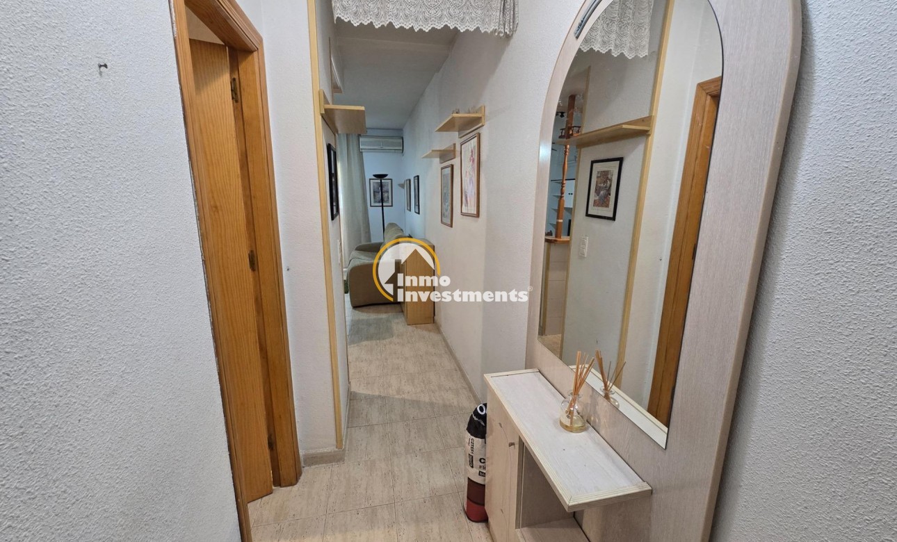 Resale - Apartment - Torrevieja - Estacion de autobuses