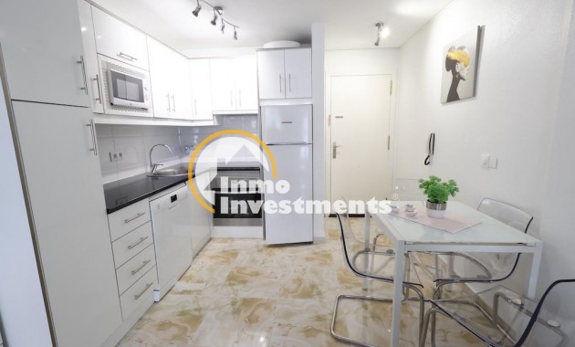 Resale - Apartment - Torrevieja - Centro