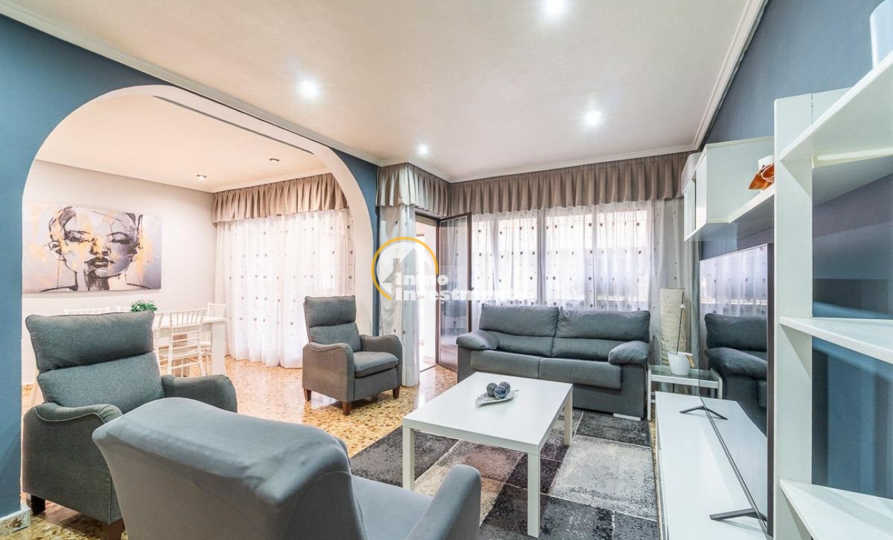 Resale - Apartment - Torrevieja - Torrevieja Centre