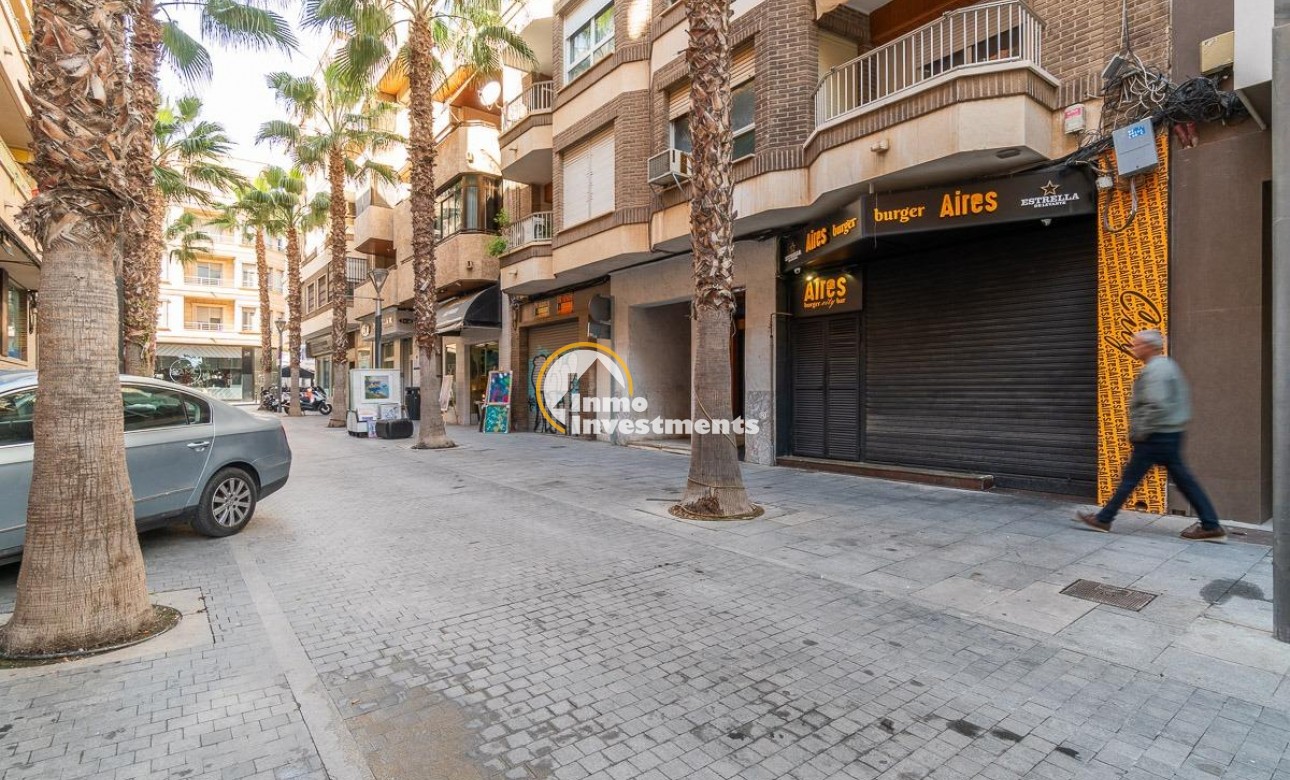 Resale - Apartment - Torrevieja - Torrevieja Centre