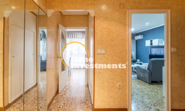 Resale - Apartment - Torrevieja - Torrevieja Centre