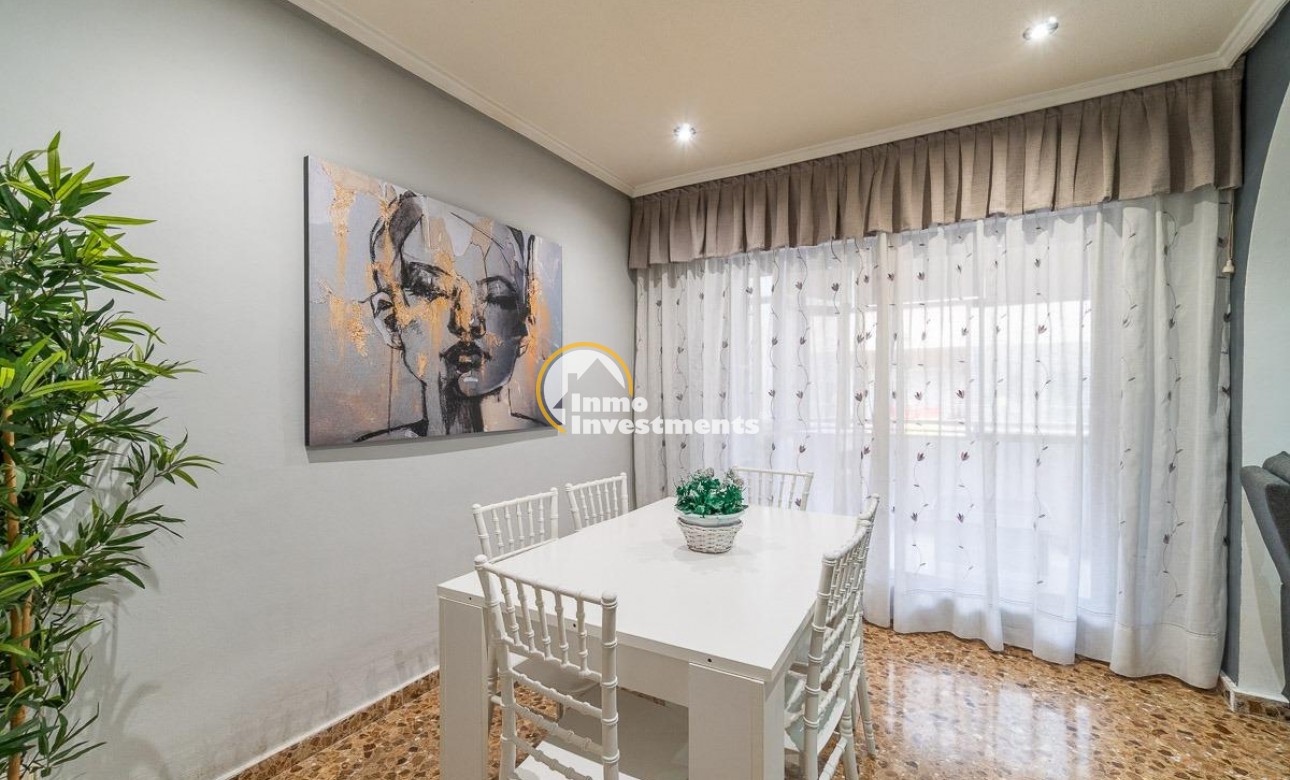 Resale - Apartment - Torrevieja - Torrevieja Centre