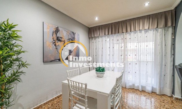 Resale - Apartment - Torrevieja - Torrevieja Centre