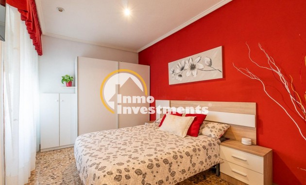 Resale - Apartment - Torrevieja - Torrevieja Centre