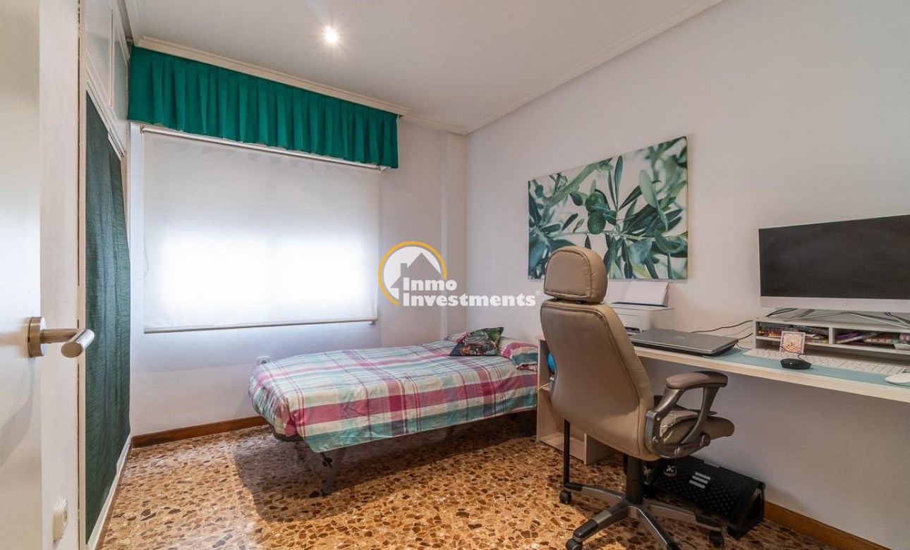 Resale - Apartment - Torrevieja - Torrevieja Centre