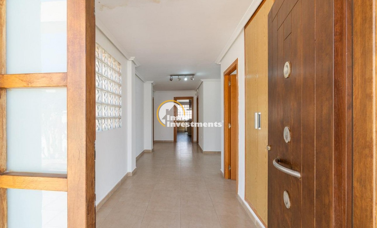 Resale - Villa - Torrevieja - Aguas Nuevas