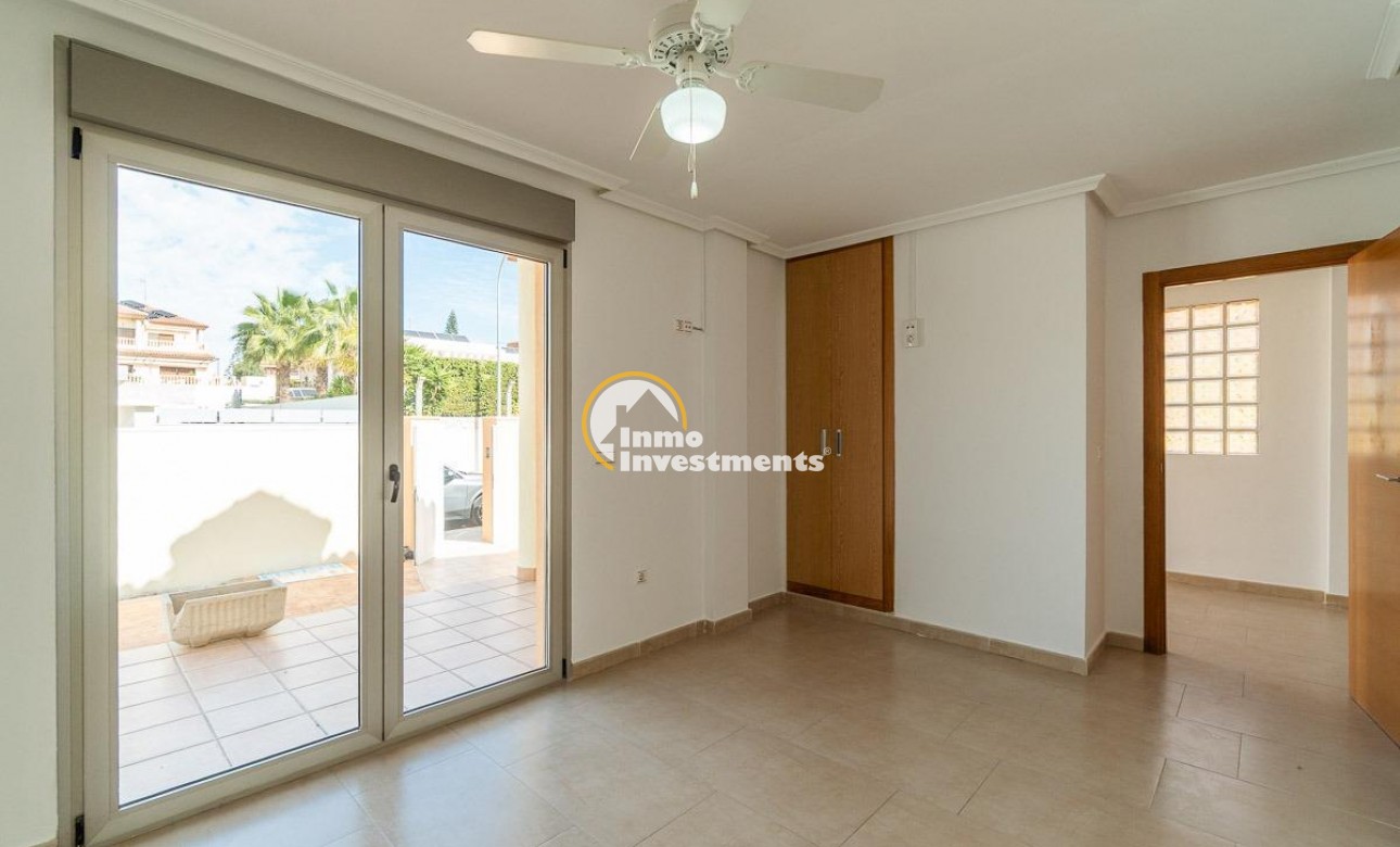 Resale - Villa - Torrevieja - Aguas Nuevas