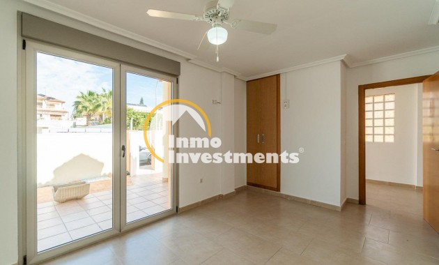 Resale - Villa - Torrevieja - Aguas Nuevas