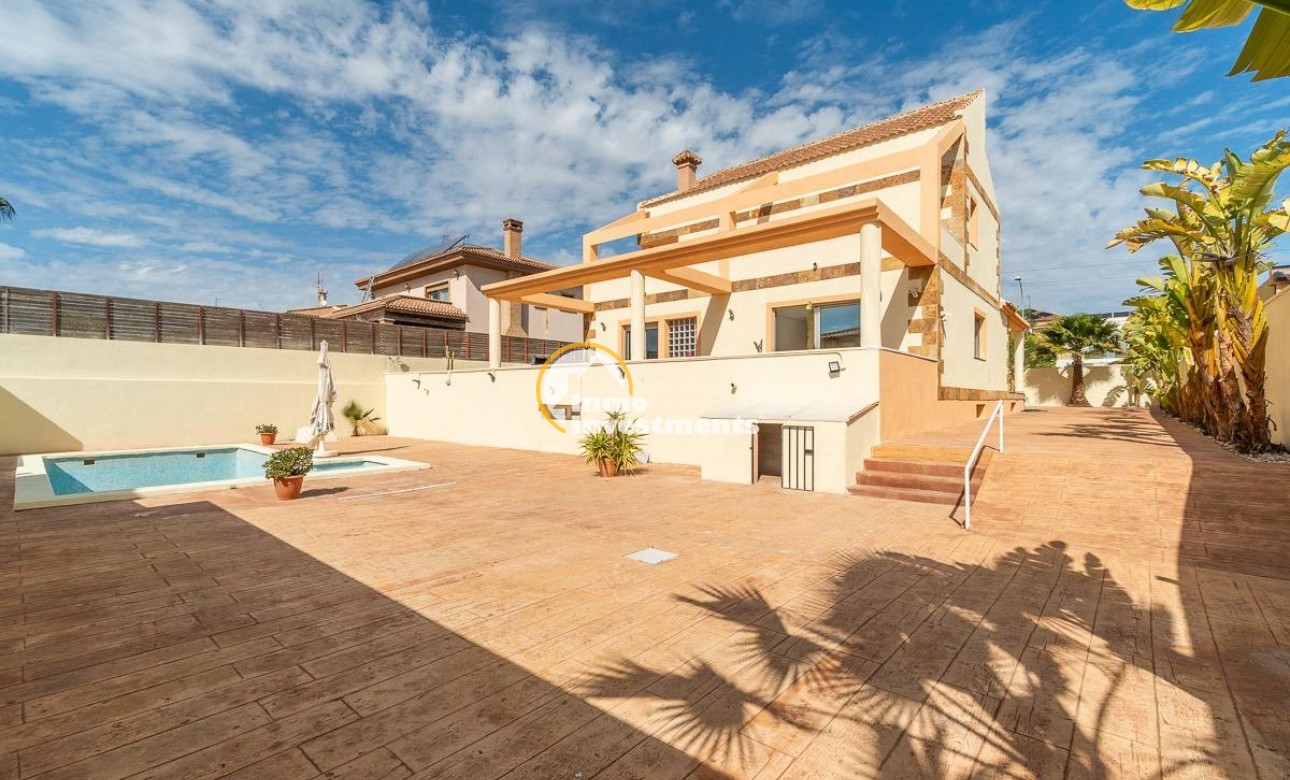 Resale - Villa - Torrevieja - Aguas Nuevas