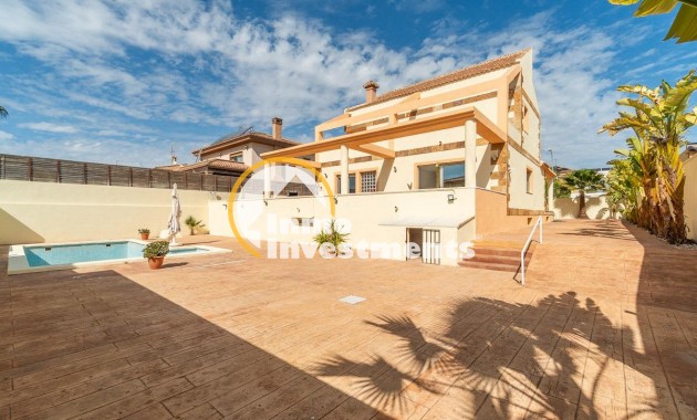 Resale - Villa - Torrevieja - Aguas Nuevas