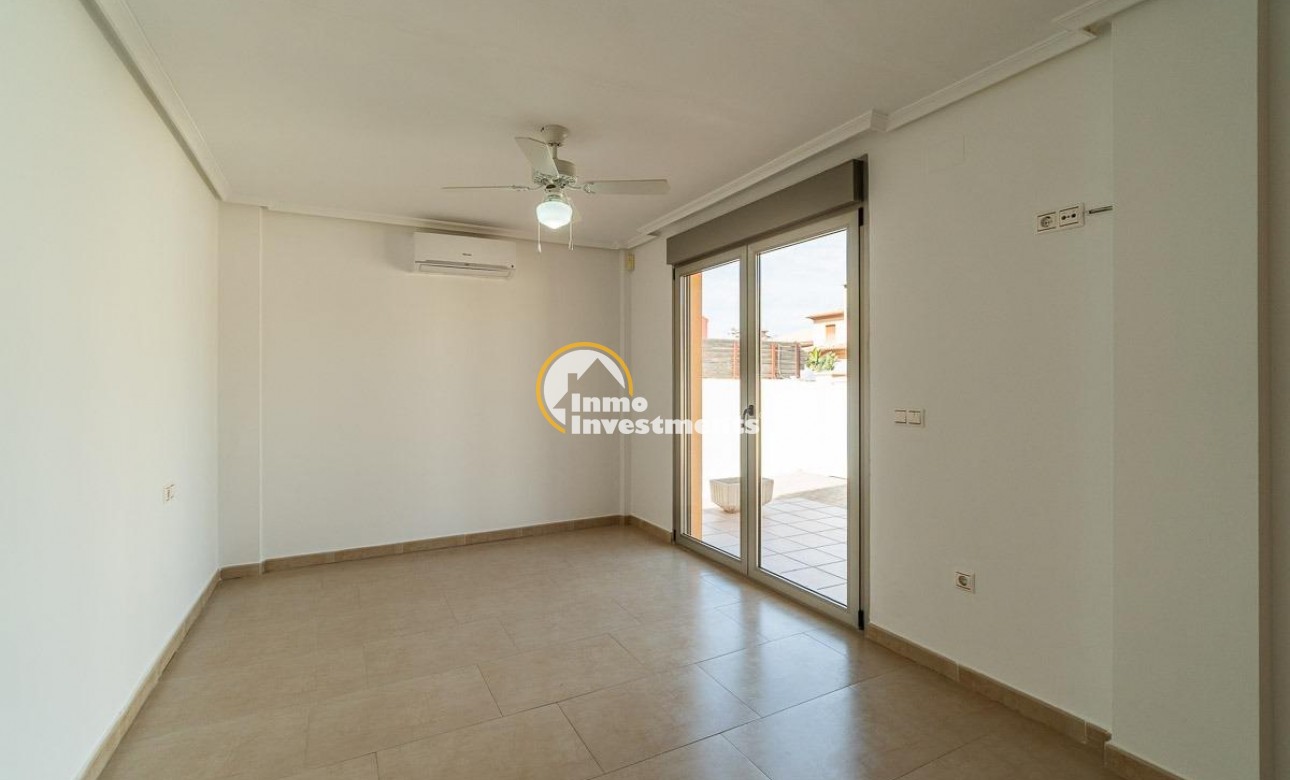 Resale - Villa - Torrevieja - Aguas Nuevas