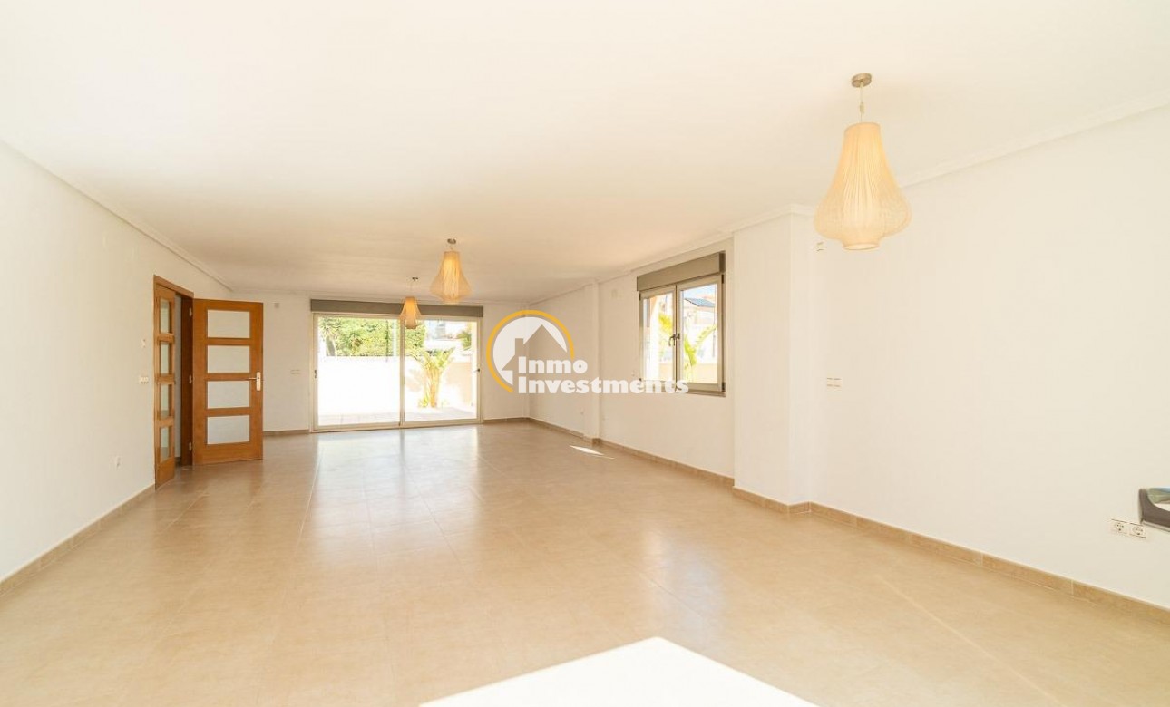 Resale - Villa - Torrevieja - Aguas Nuevas