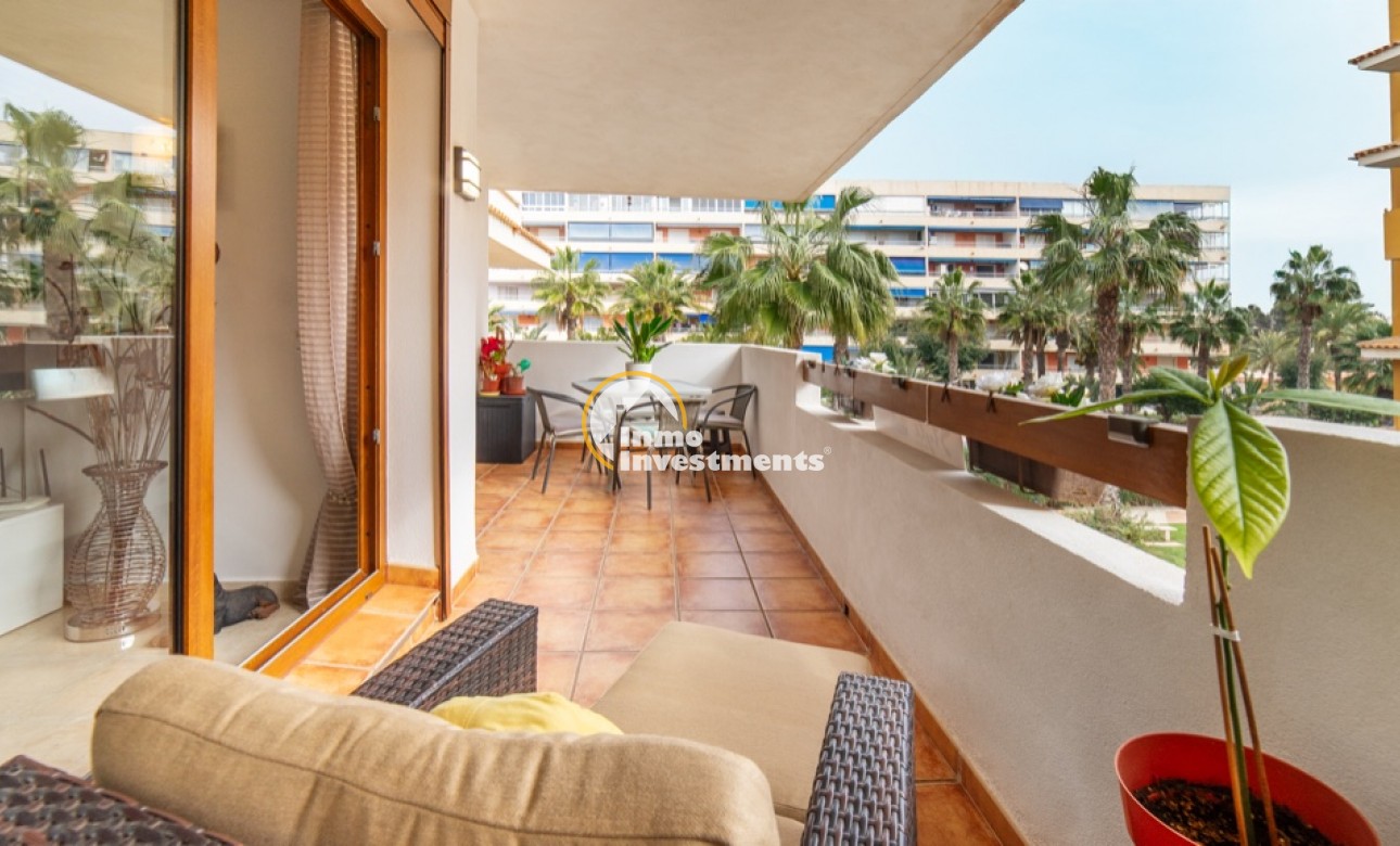 Resale - Apartment - Punta Prima - Beachside