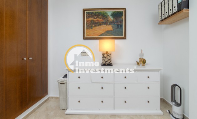 Resale - Apartment - Punta Prima - Beachside