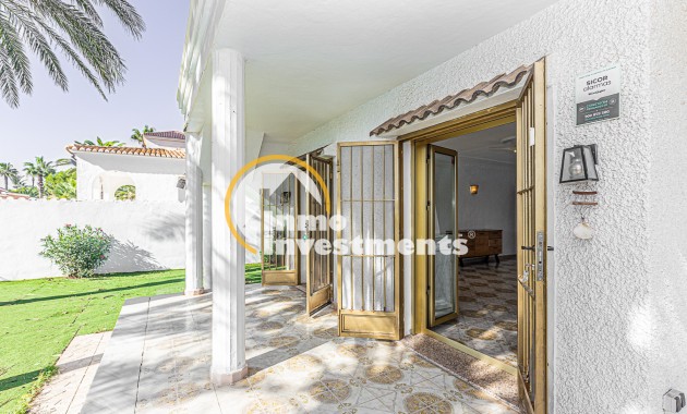 Gebrauchtimmobilien - Villa - La Zenia - Strandseite