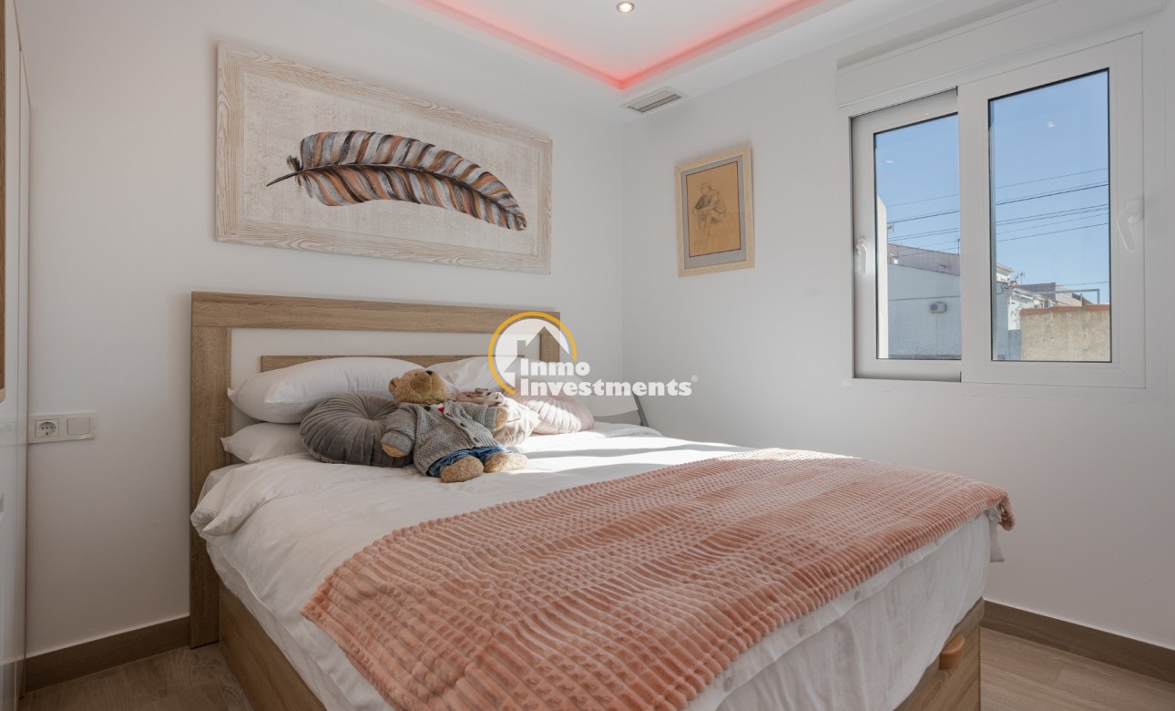 Reventa - Chalet adosado - Torrevieja - San Luis