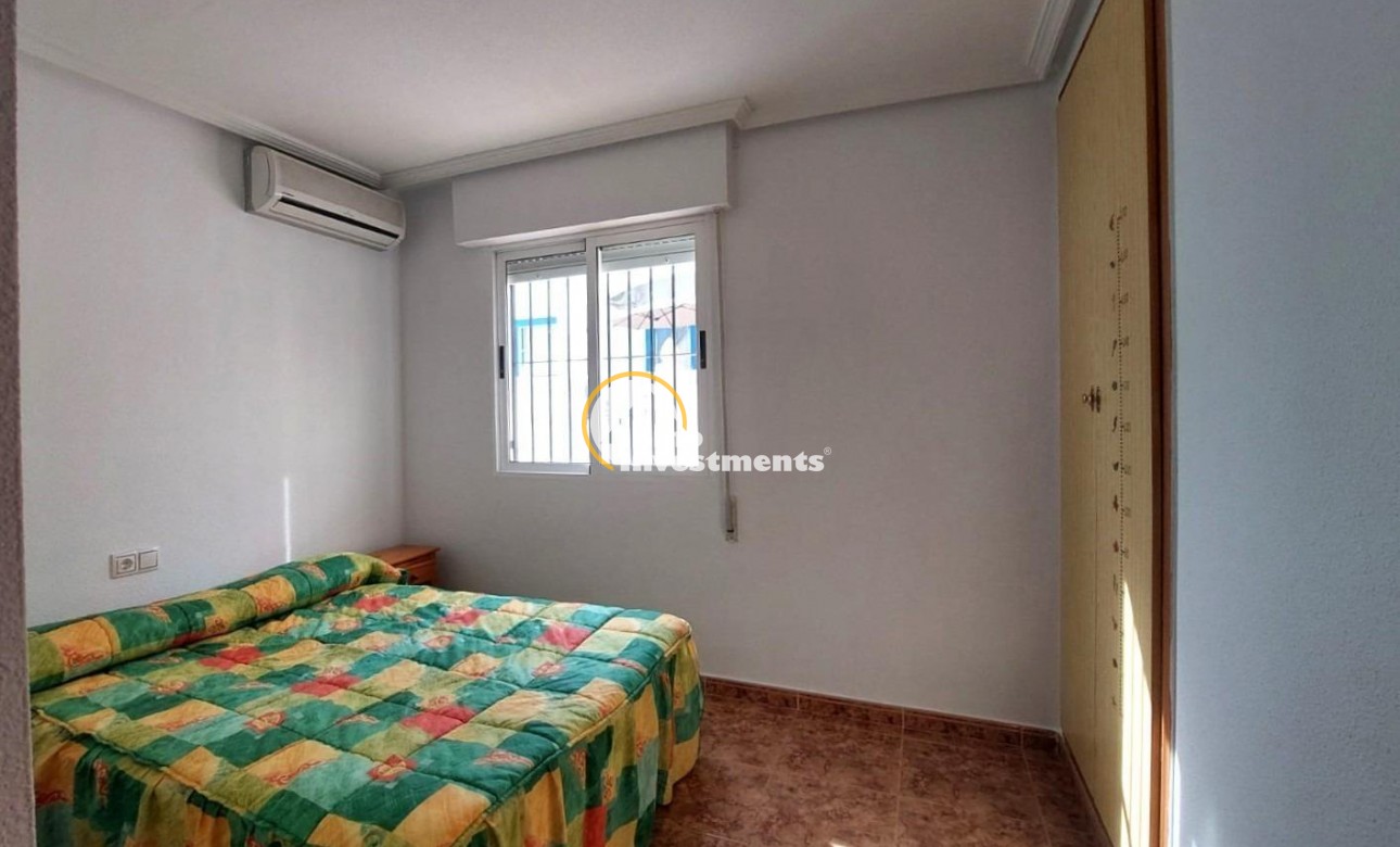 Resale - Villa - Torrevieja - La Siesta