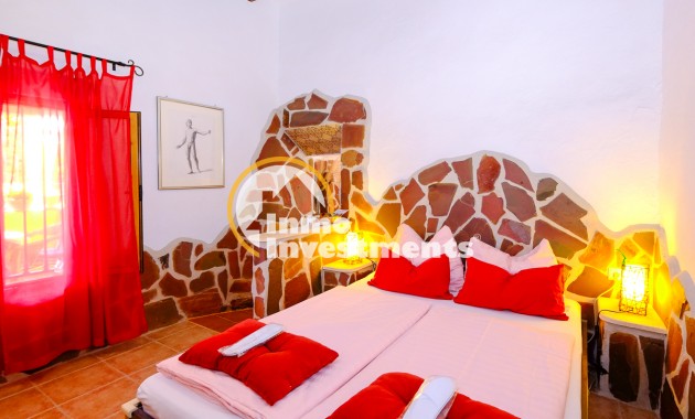 Gebrauchtimmobilien - Kommerzial - Hondón de las Nieves