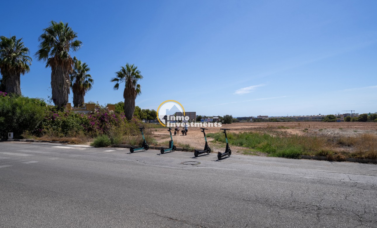 Resale - Quad House - Los Dolses