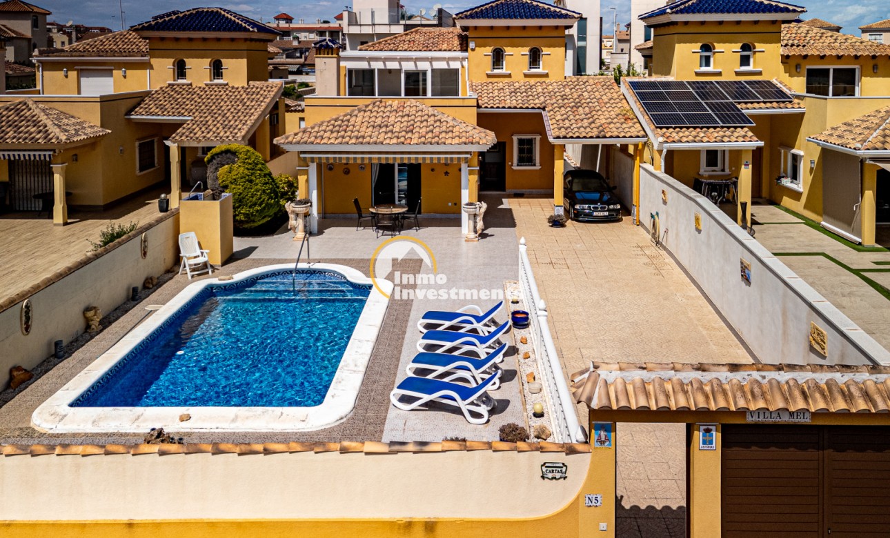 Resale - Villa - La Zenia