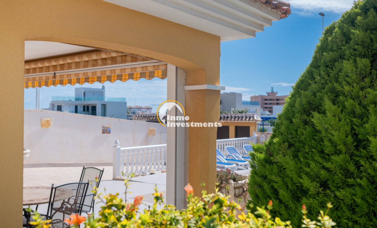 Resale - Villa - La Zenia