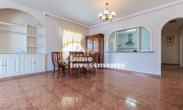 Resale - Villa - La Zenia