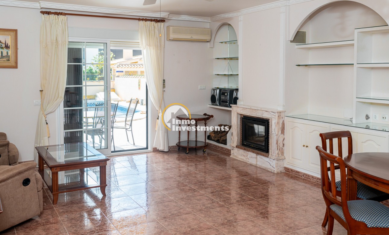 Resale - Villa - La Zenia