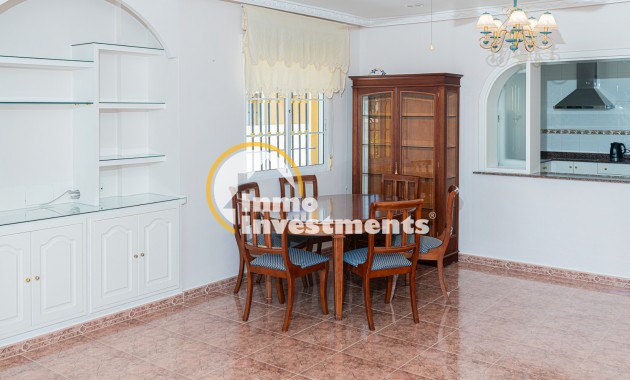 Resale - Villa - La Zenia