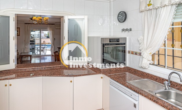 Resale - Villa - La Zenia