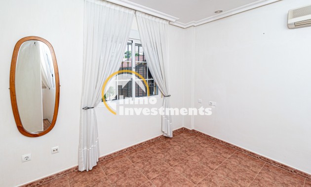 Resale - Villa - La Zenia