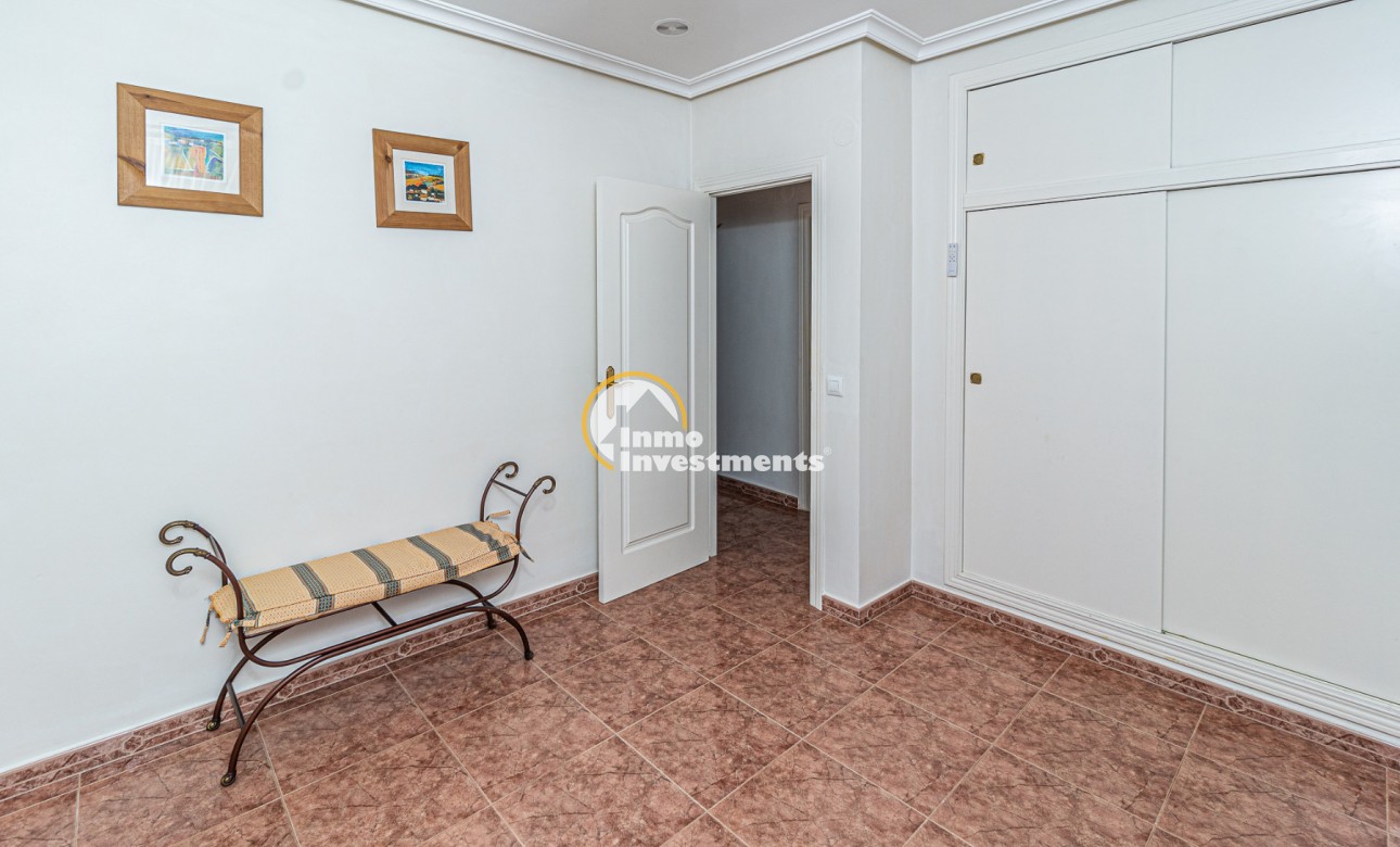 Resale - Villa - La Zenia