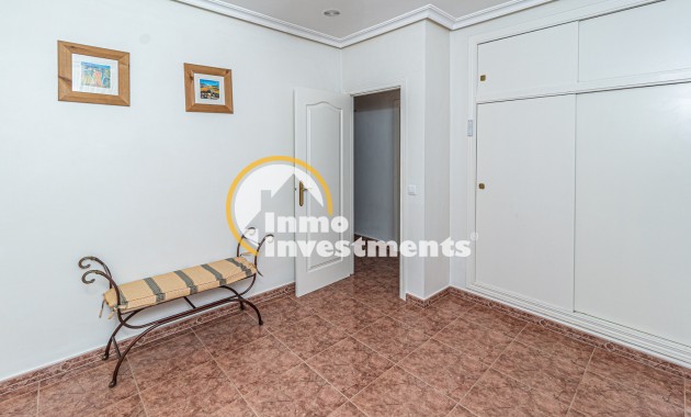 Resale - Villa - La Zenia