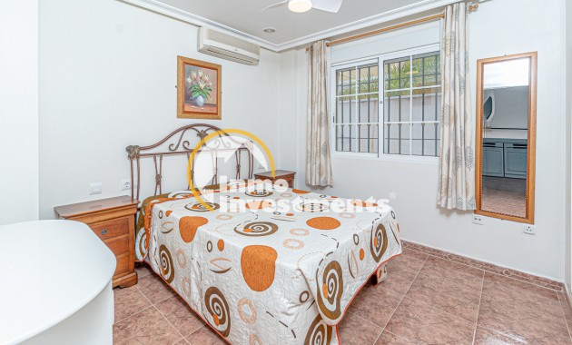 Resale - Villa - La Zenia