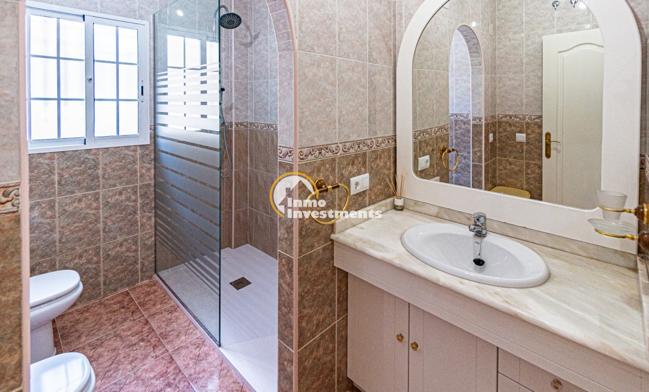 Resale - Villa - La Zenia