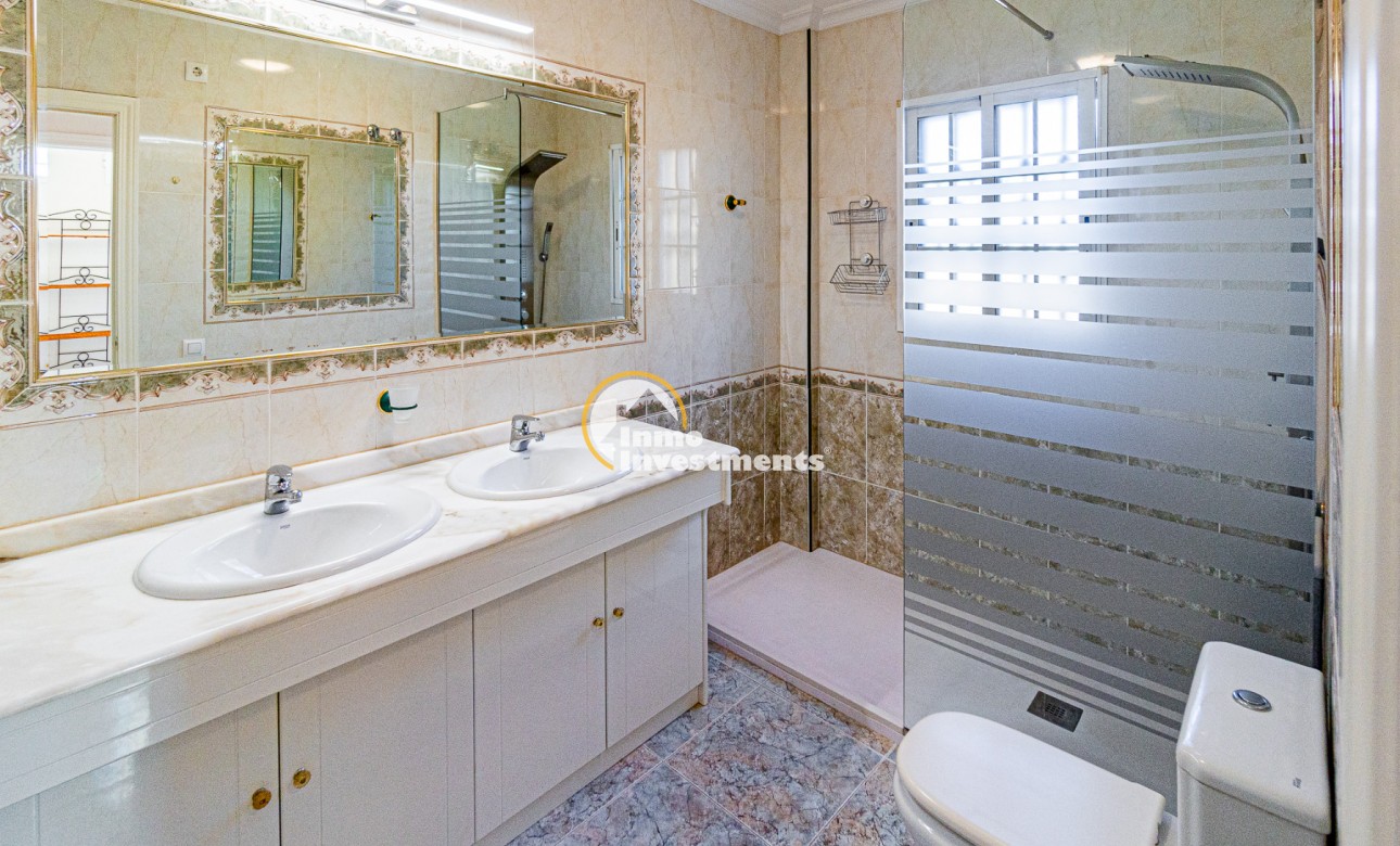 Resale - Villa - La Zenia