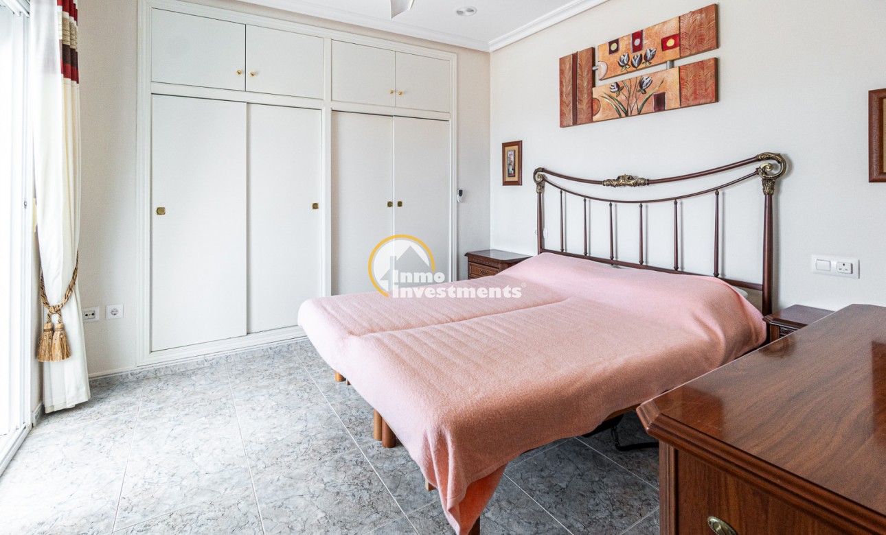 Resale - Villa - La Zenia