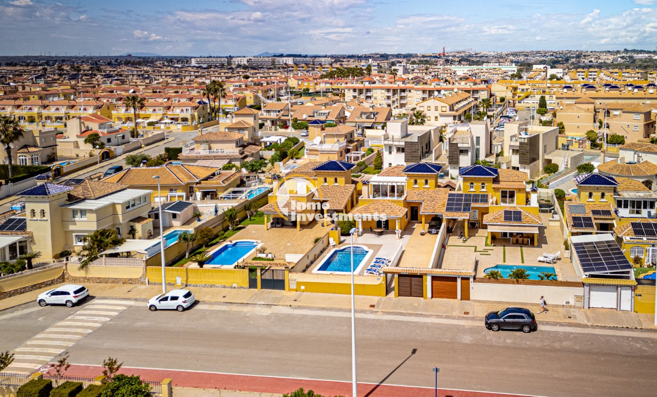 Resale - Villa - La Zenia
