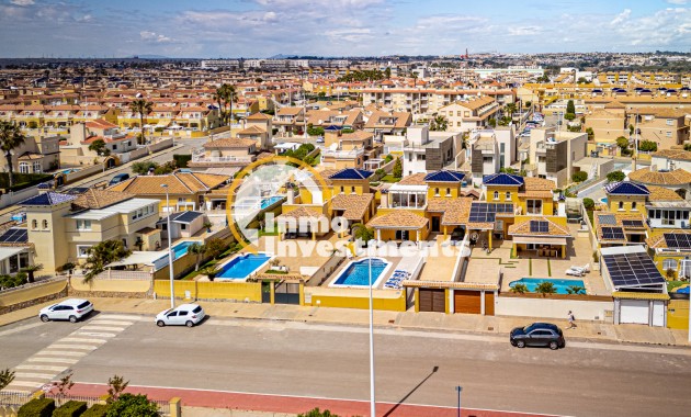 Resale - Villa - La Zenia