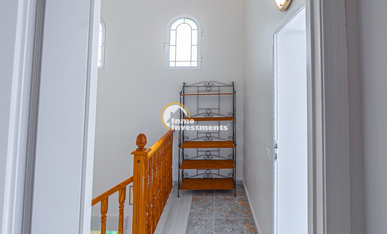 Resale - Villa - La Zenia