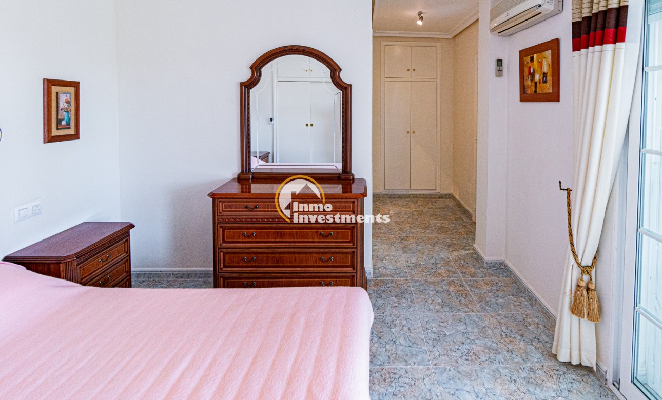 Resale - Villa - La Zenia