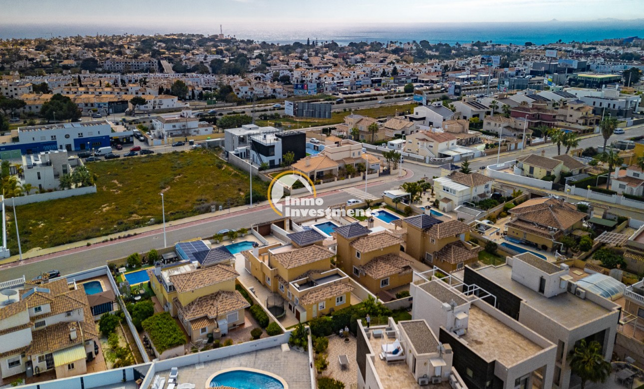 Resale - Villa - La Zenia