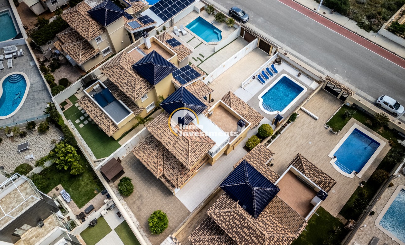 Resale - Villa - La Zenia