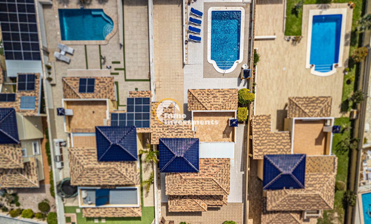 Resale - Villa - La Zenia