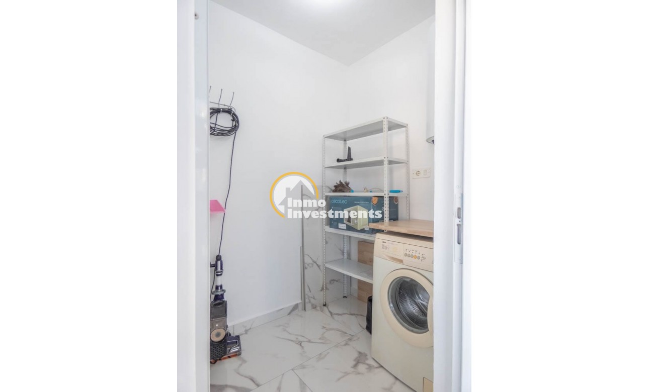 Resale - Apartment - Villamartin - Plaza