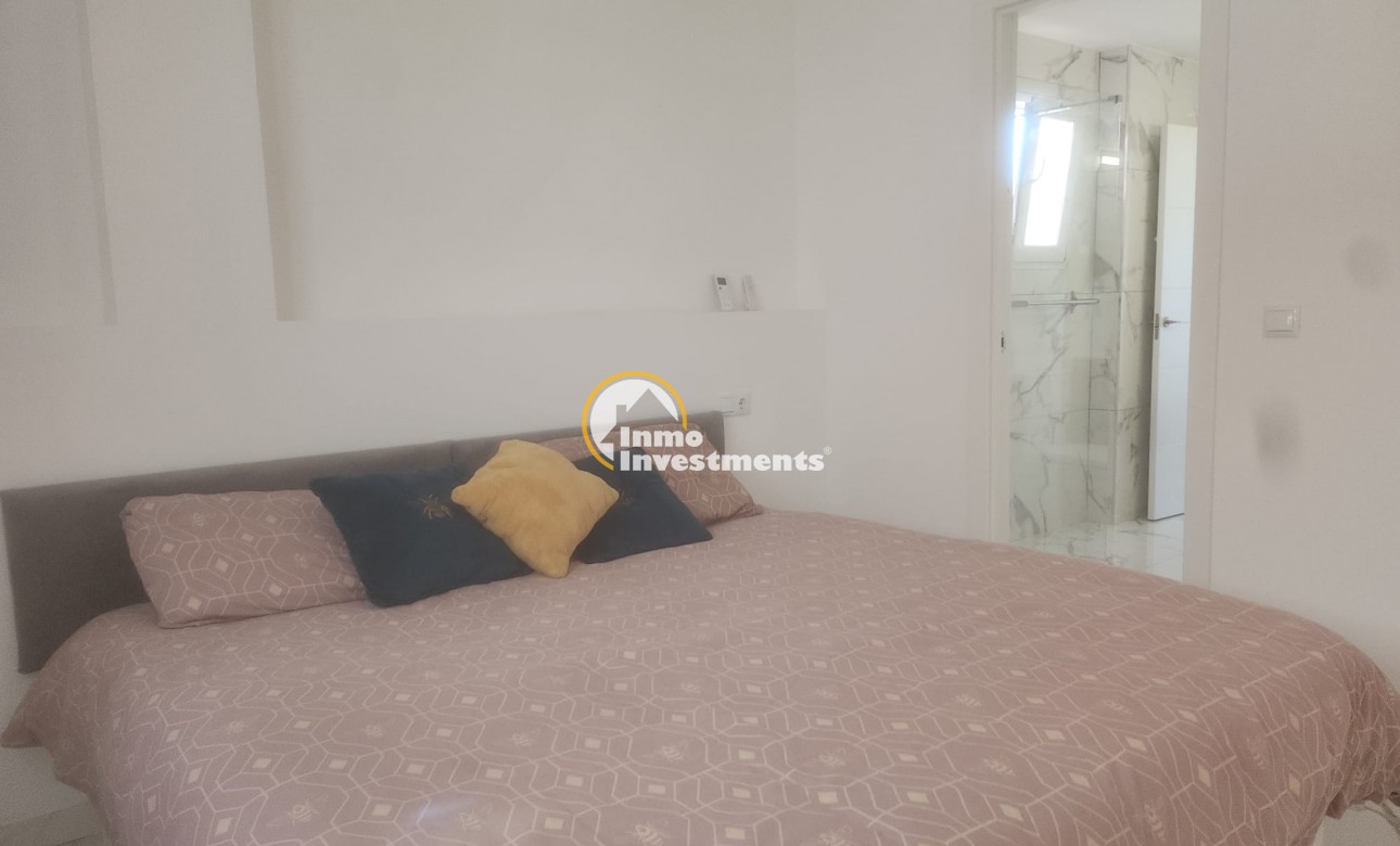 Resale - Apartment - Villamartin - Plaza