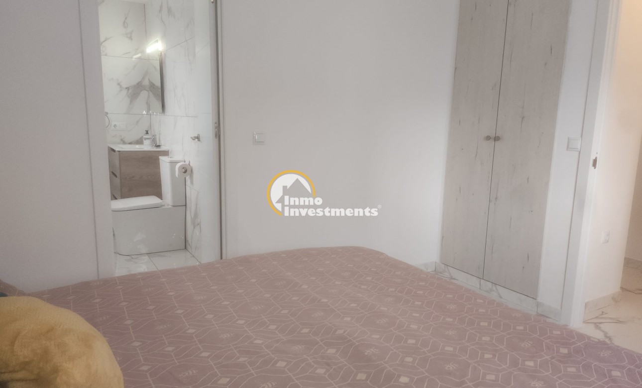 Resale - Apartment - Villamartin - Plaza
