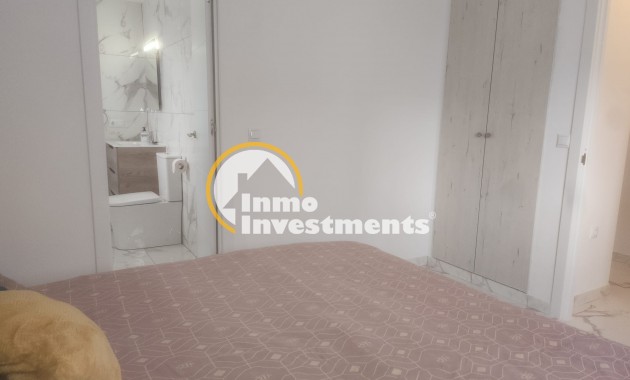Resale - Apartment - Villamartin - Plaza
