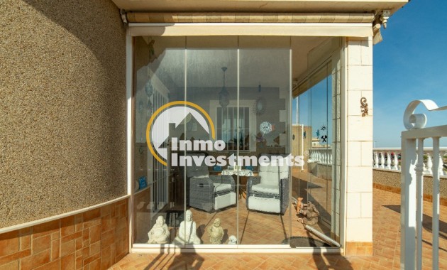 Resale - Villa - Los Altos